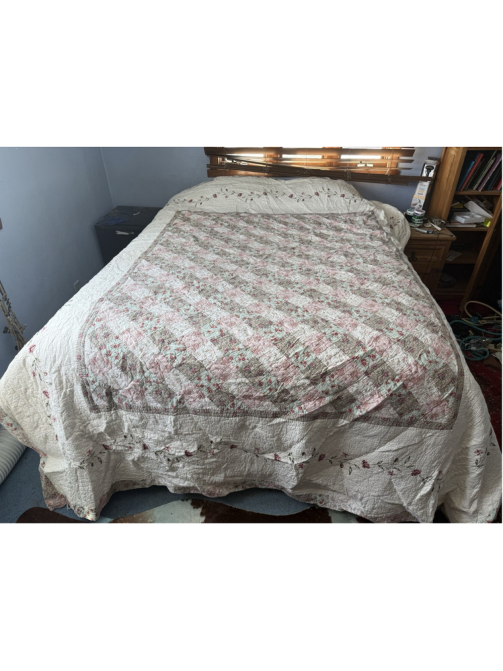 Vintage Cottage Floral Quilt Embroidered Border Chintz Patchwork Cotton 113x90 - Picture 3 of 10